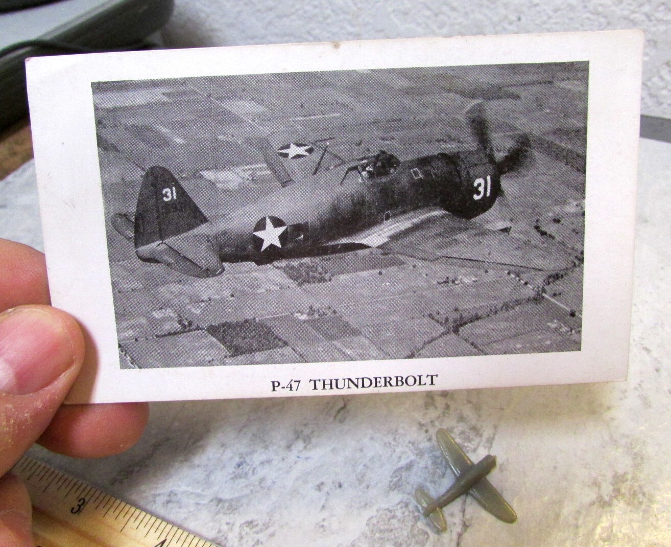 WWII plane recognition plastic plane, ID Card & Photograph, P-47 Thunderbolt