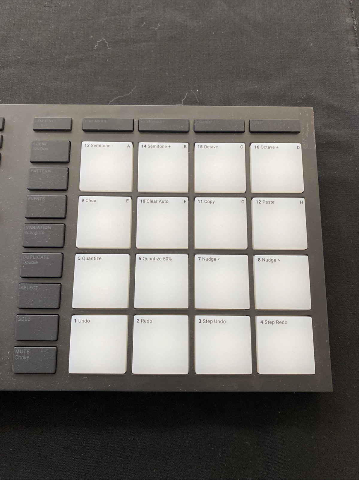 Native Instruments MASCHINE MIKRO MK3 Drum Controller USED