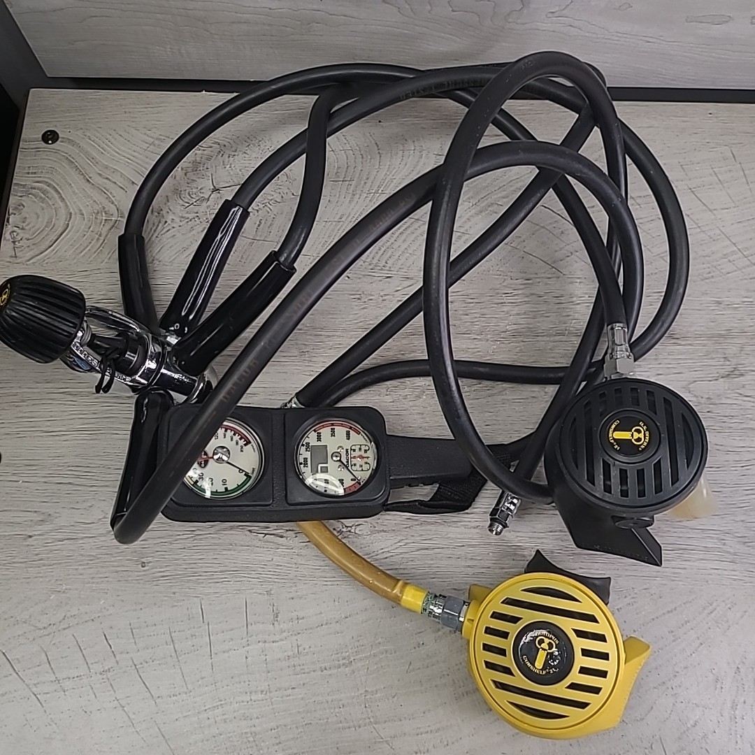 US Divers Aqua Lung Conshelf 21 1st & 2nd Stage Regulator Set Octopus AS IS Used