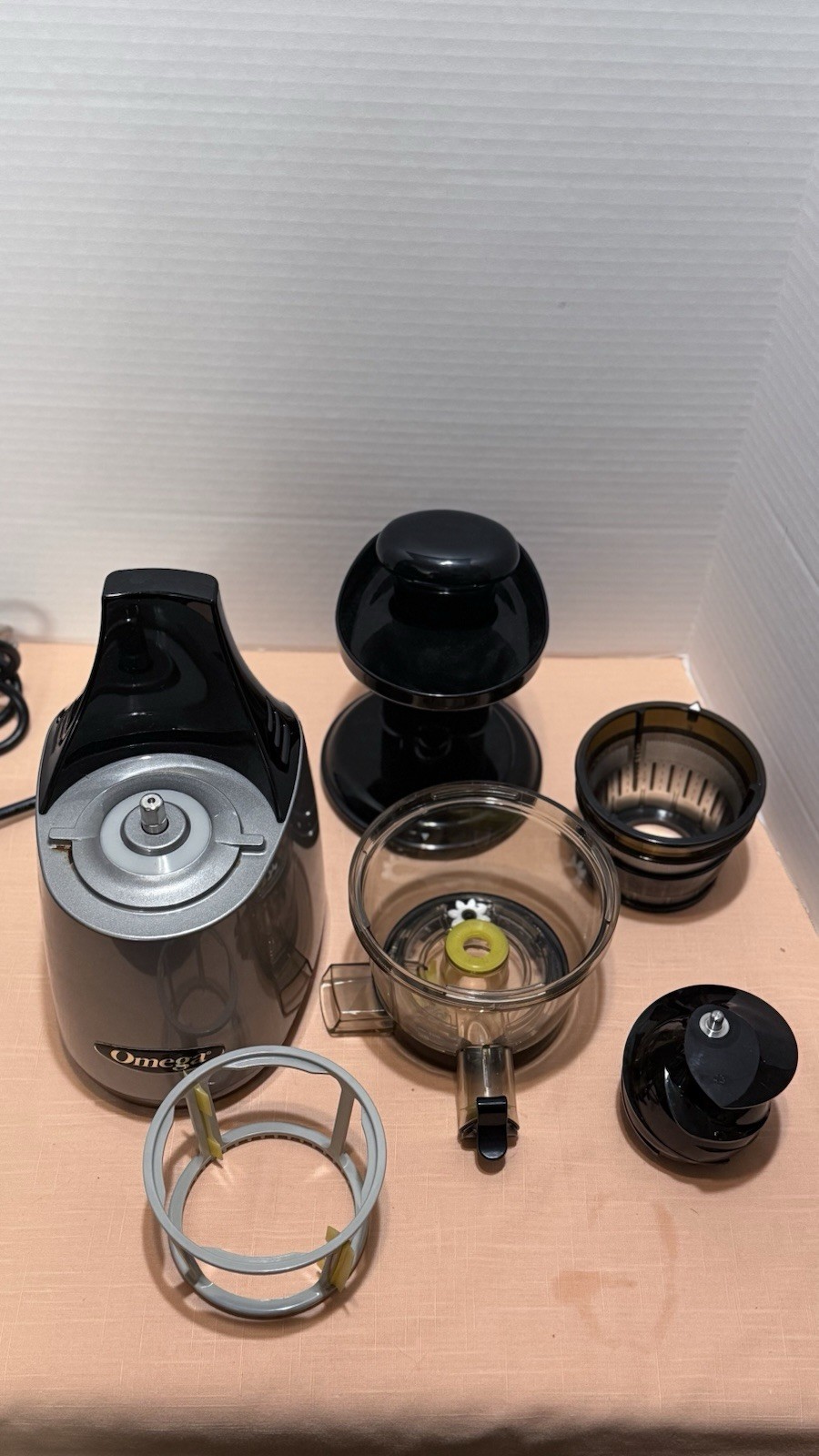 Omega Juicer VRT400 Vertical Masticating HD Juicer with Tap, Silver