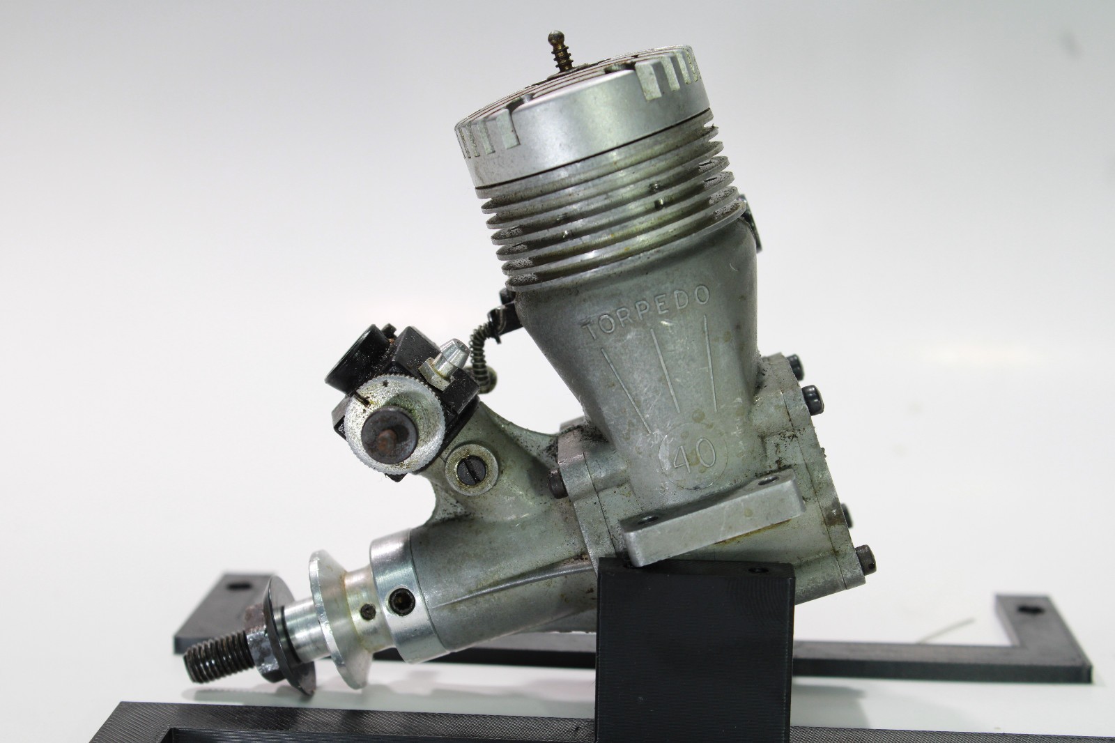 Torpedo .40 Glow Engine RUNS Well Good Compression Video