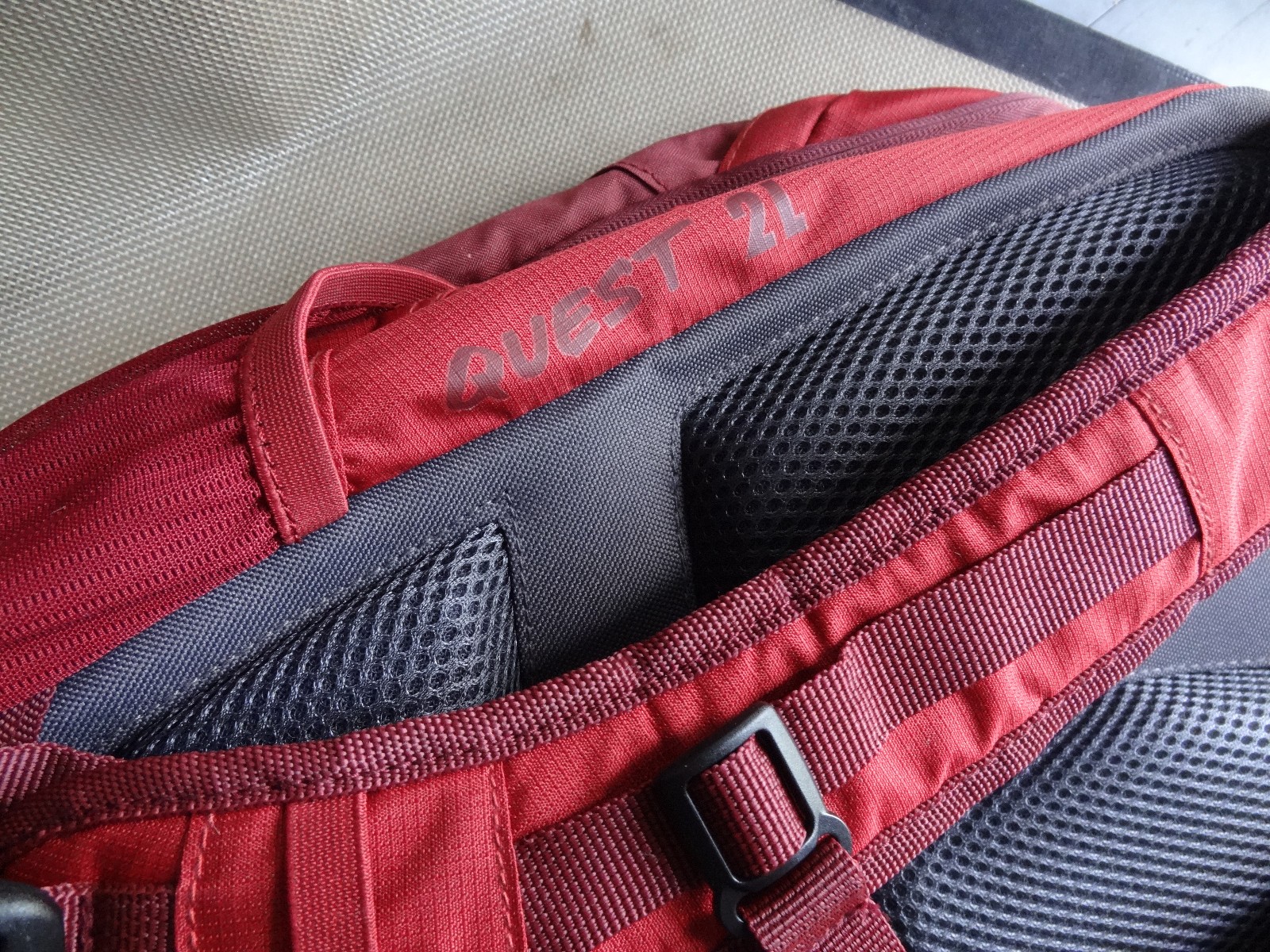 Quest Hydration Backpack 2L -Red Maroon -"LIFEGUARD"