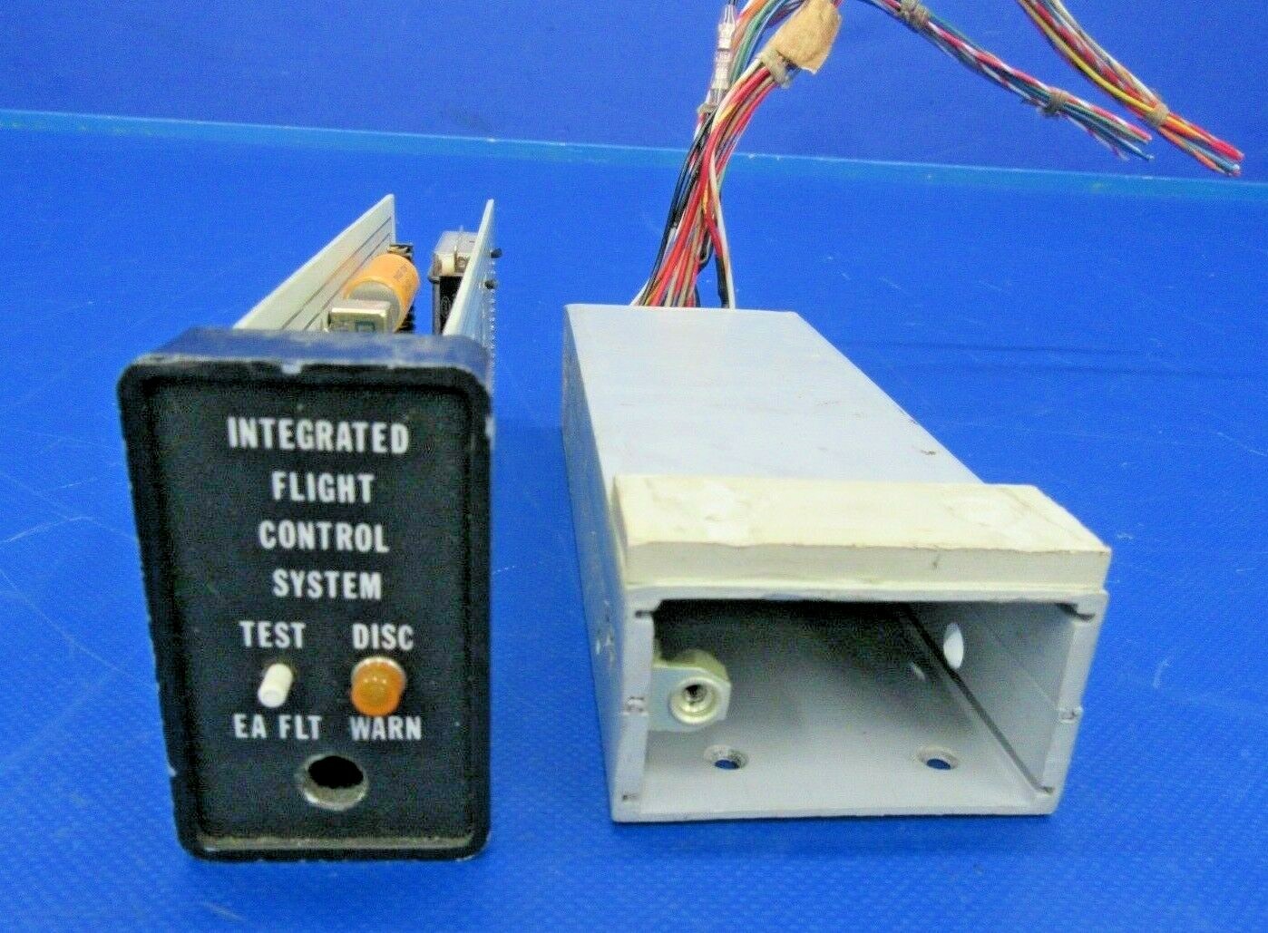 Integrated Flight Control System w/ Tray 1270847-1 & 1270849-1 (1019-24)