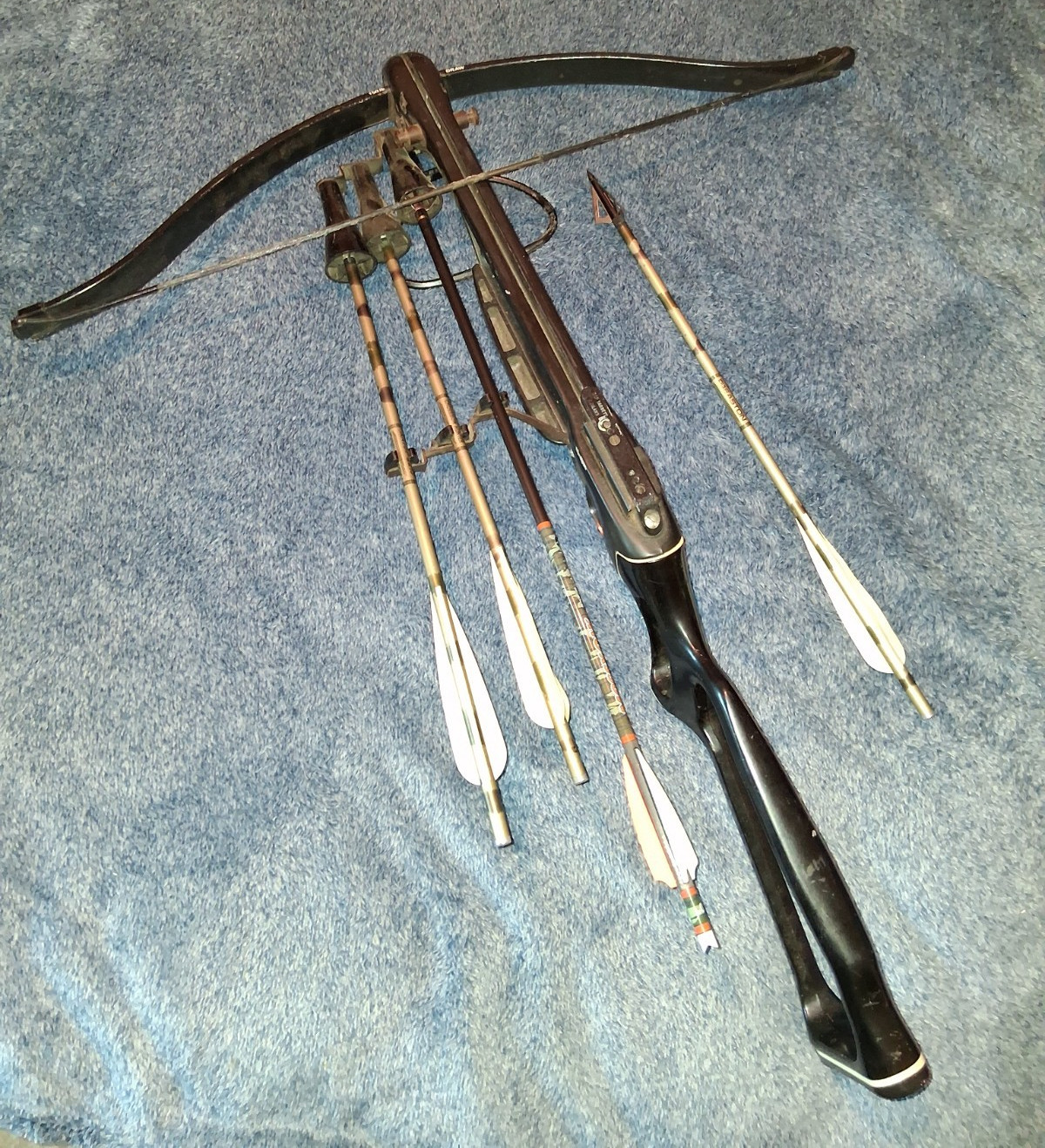 Adult Hunting Crossbow w/ Bolts, Ambidextrous .