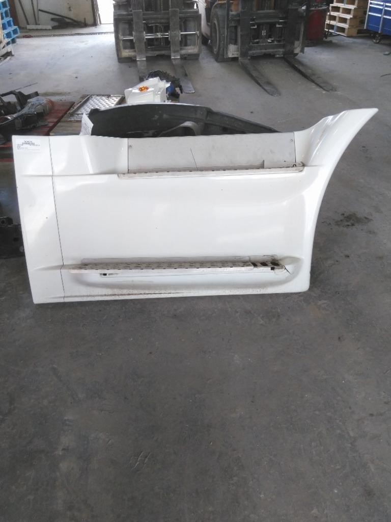 For 2014 FREIGHTLINER CASCADIA 113 SIDE FAIRING Right ,  MN
