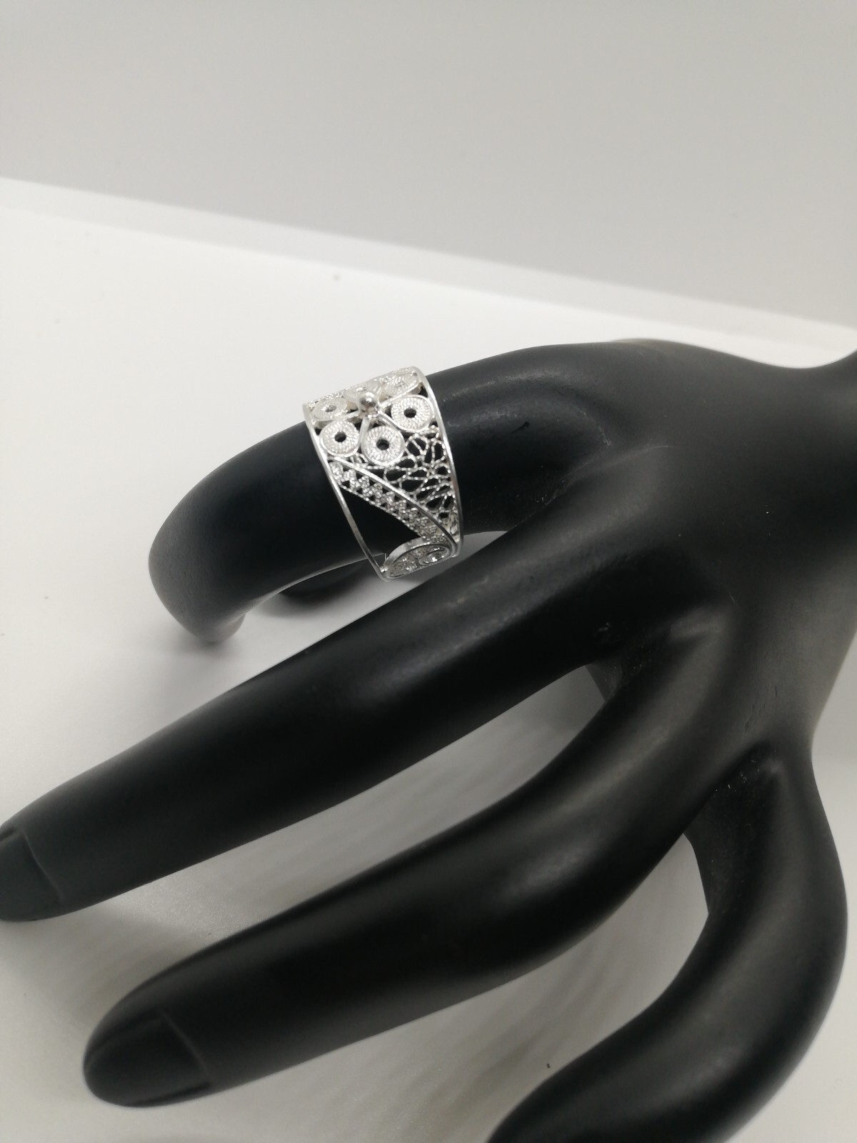 . 970 Solid Silver Women's Ring Size 8 Filigree New.