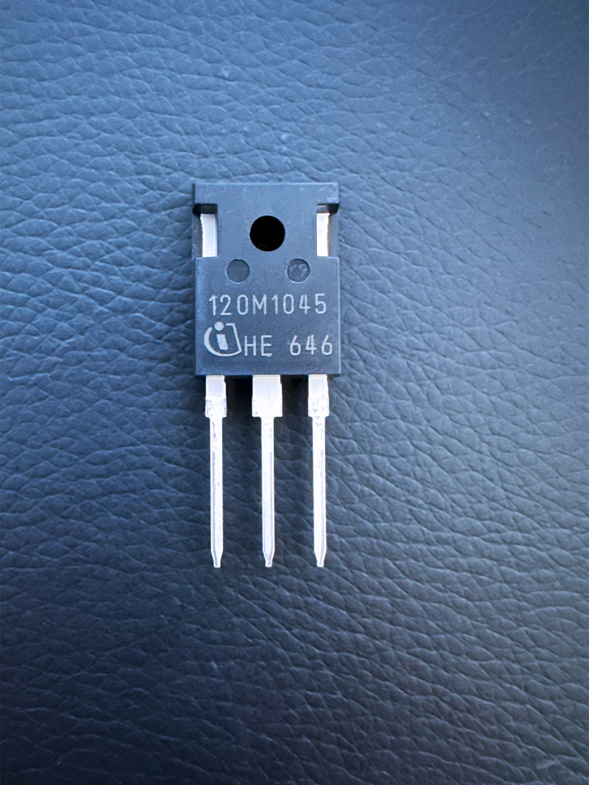 IMW120R045M1 Infineon N-Ch Power SiC MOSFET 1200V 52A 45mOhm 228W TO-247