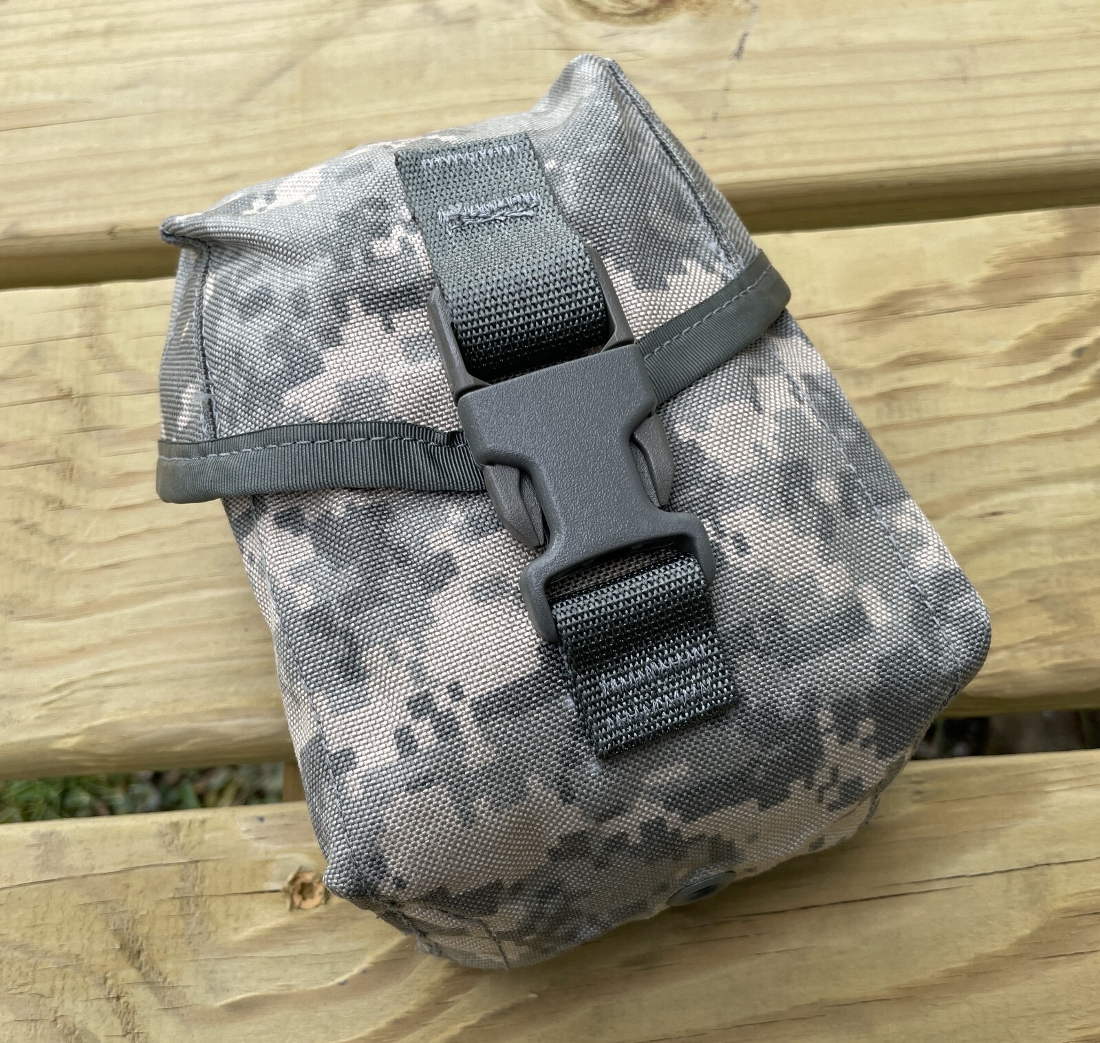 USGI Military MOLLE 100 Round ACU Digital Utility Saw Gunners Pouch USA USED