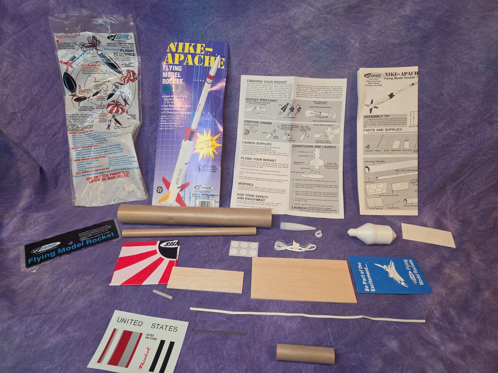 Estes NIKE-APACHE, Sounding Rocket, Scale 1 to 12.25, Vintage 1986 100% Complete