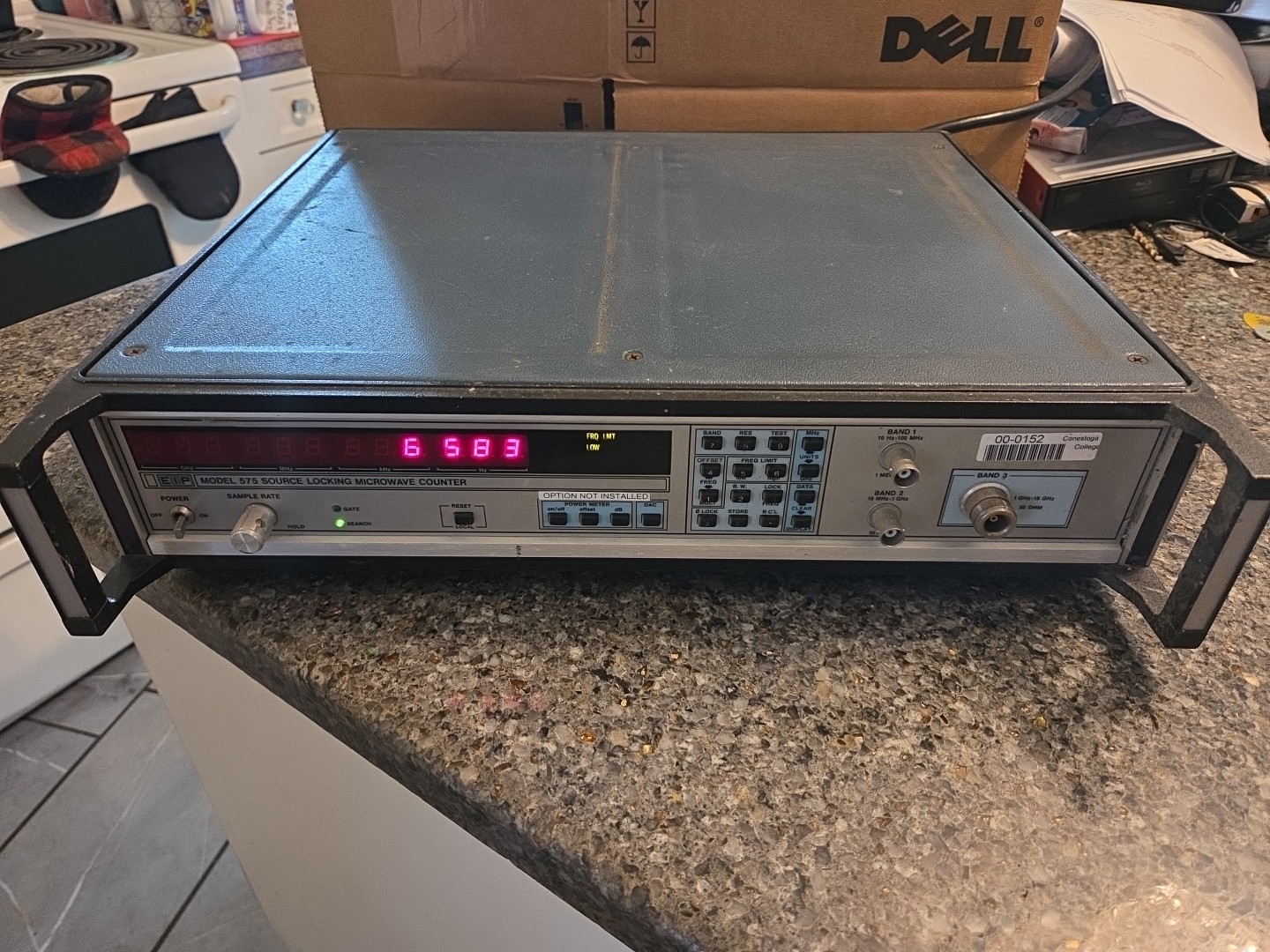575 Source Locking Microwave Counter