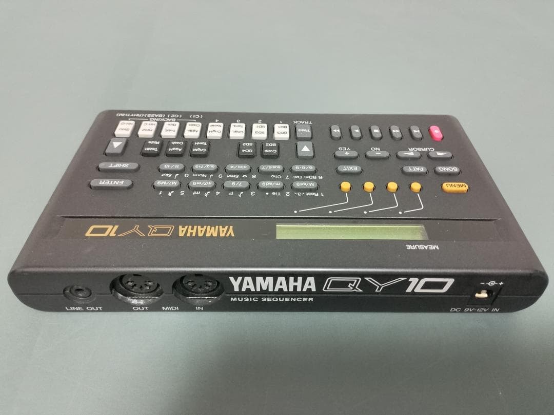 Yamaha QY10