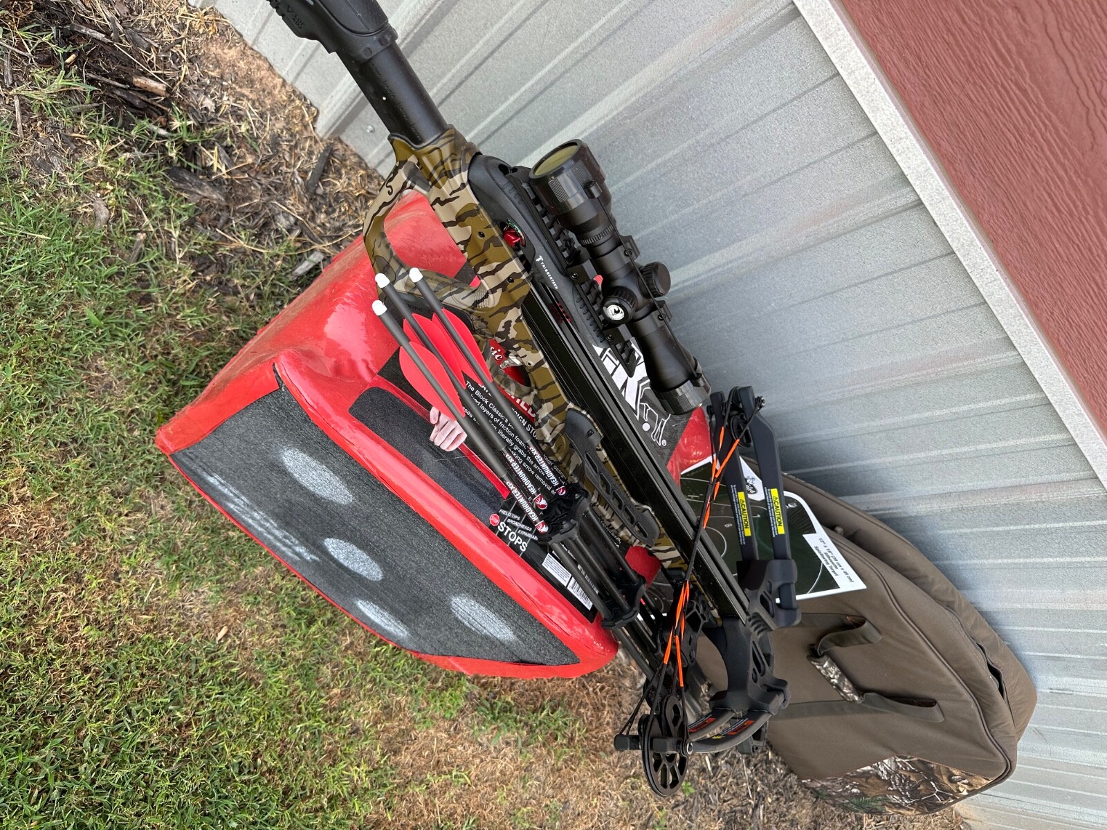 Barnett Expedition 350 Crossbow with Case, Block Target, and Splattering Targets