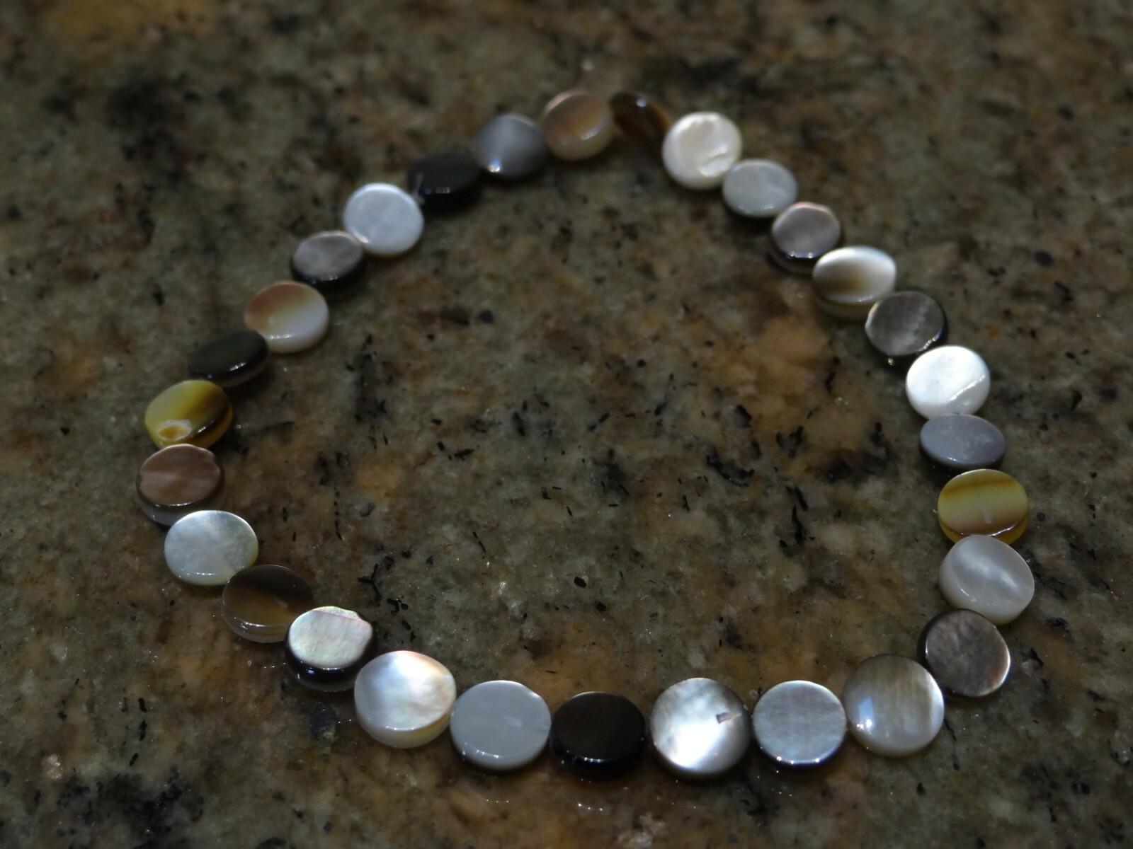 Black Lip Shell Stretch Bracelet 7.5"
