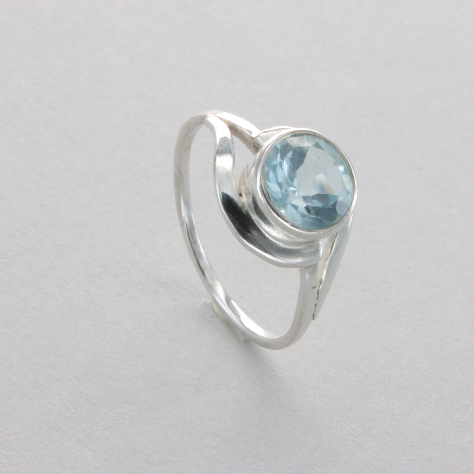 Round BLUE TOPAZ Ring Multiple Sizes 925 STERLING SILVER Natural Gemstone #8e