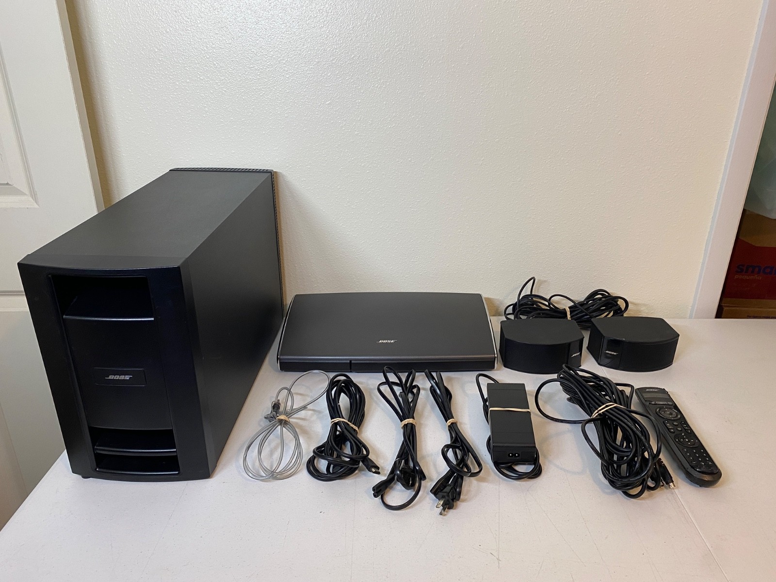 Bose Lifestyle 235 Home Theater System AV 35 Control Console Subwoofer Remote