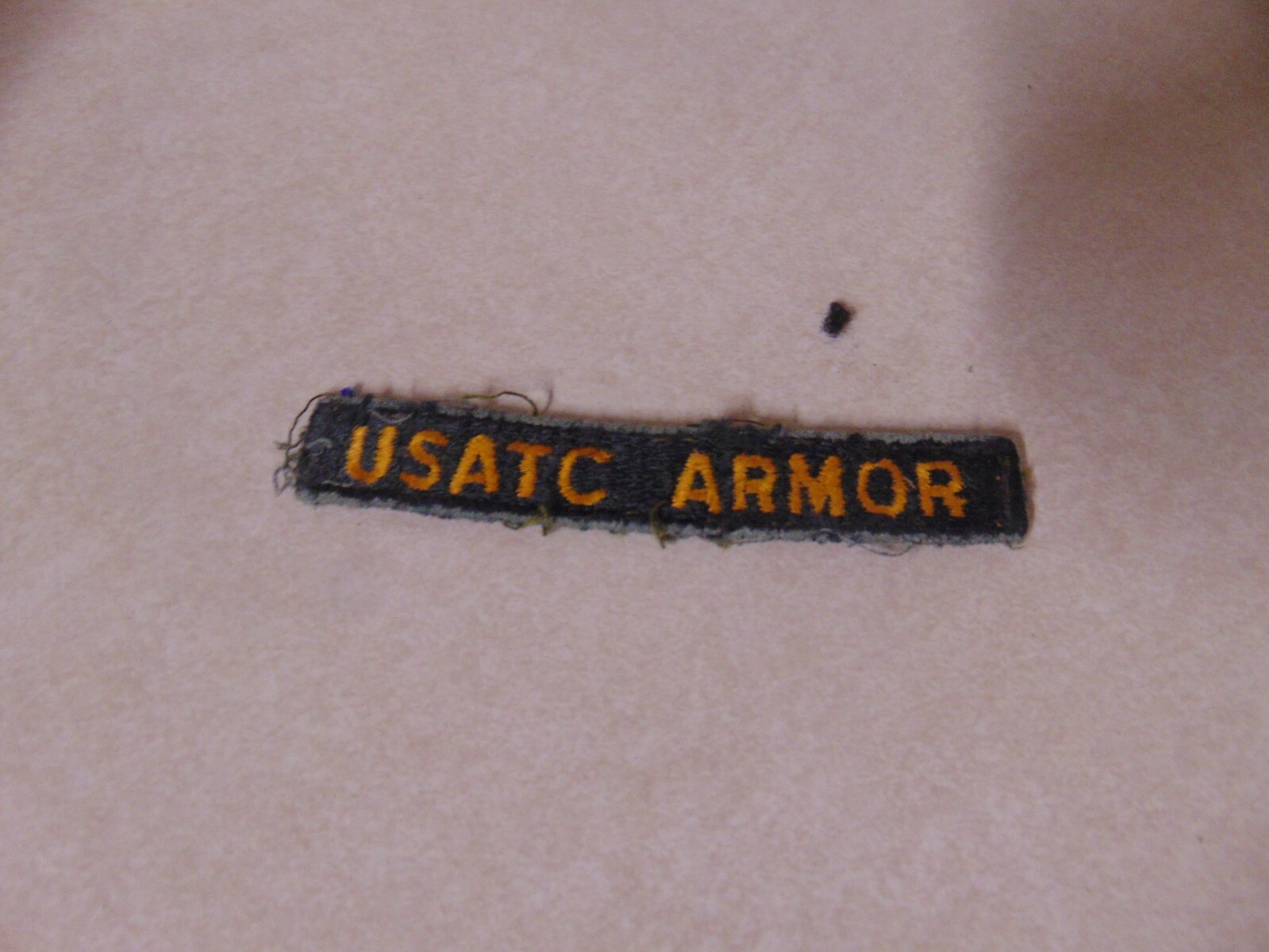 MILITARY PATCH US ARMY SHOULDER TAB SEW ON USATC ARMOR CENTER OLDER GREEN YELLOW
