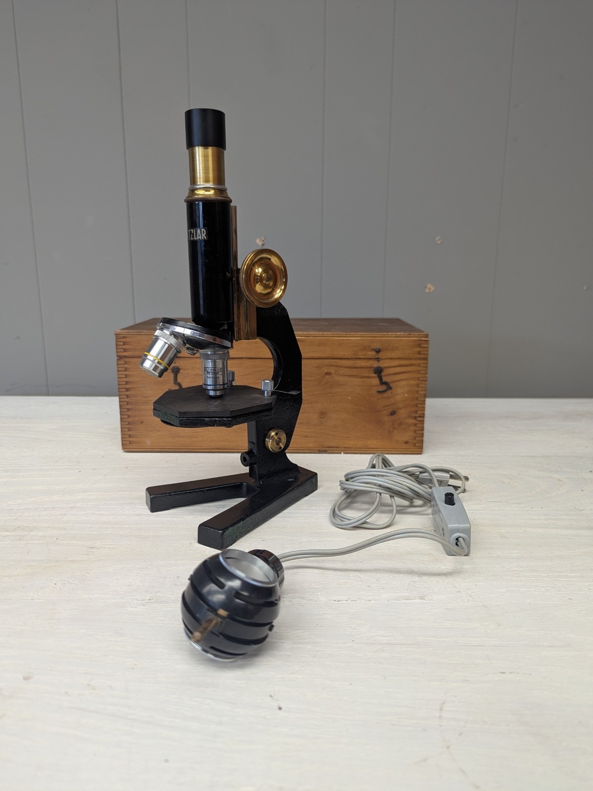 Vintage Wetzlar microscope, brass knobs, hybrid, Ultralux lenses, V- base SALE!