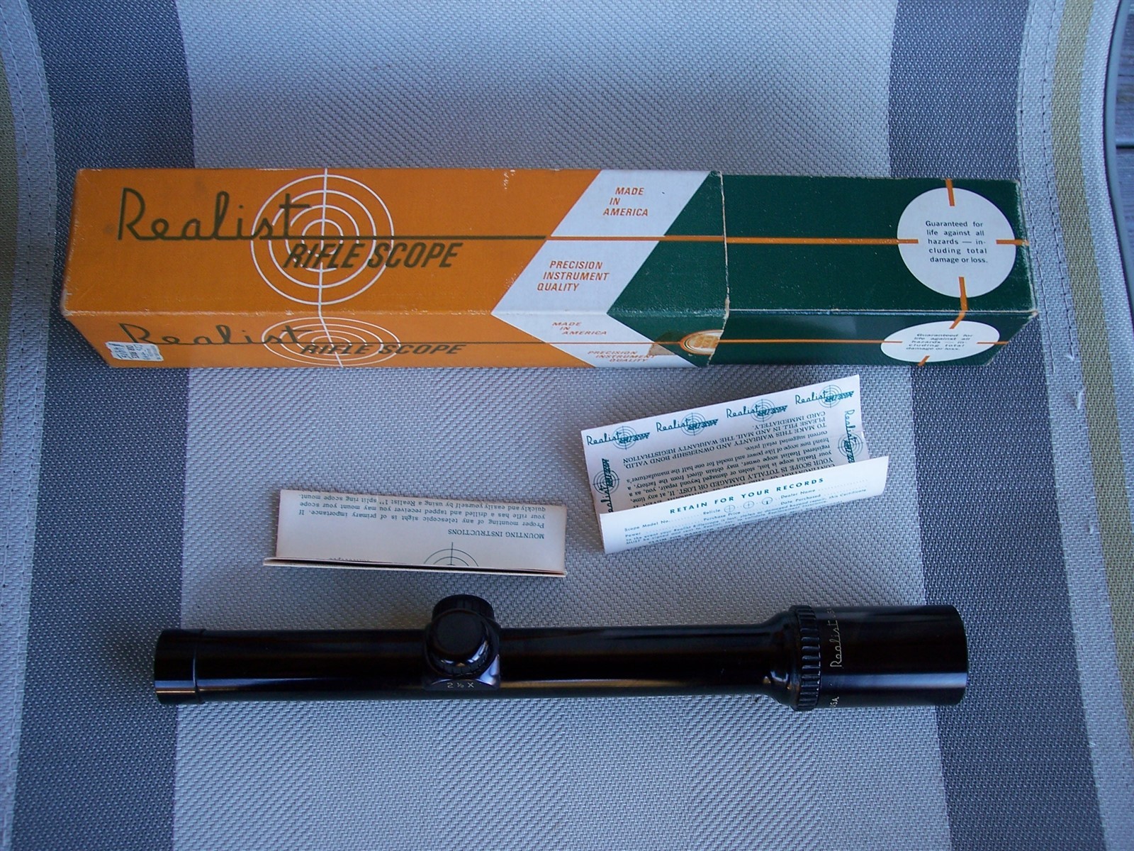 Realist 2 1/2 Rifle Scope ~USA~ Gloss NOS