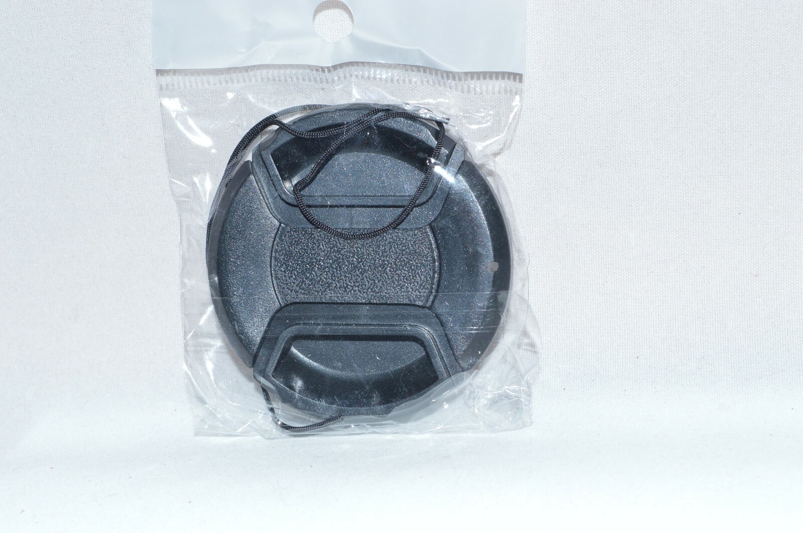 (NEW) Generic 55 mm Rigid Plastic Tab Lock Front Lens Cap. (FLC-215)