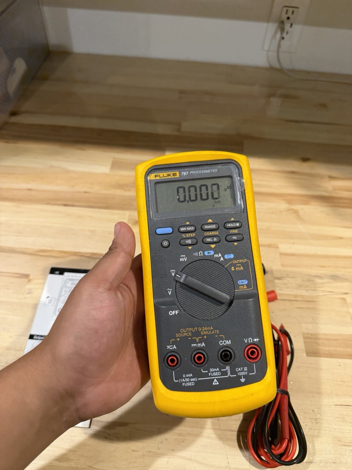 FLUKE 787 PROCESSMETER SHIPS FAST - FREE SHIPPING
