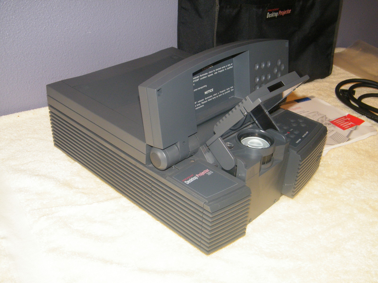 PROXIMA DESKTOP MULTIMEDIA LCD VIDEO PROJECTOR MODEL 2810 / CASE & NEW BULBS!