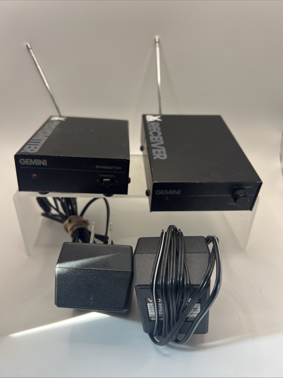 Gemini Rabbit Transmitter VC2000 and Receiver VC2100  Power supplies