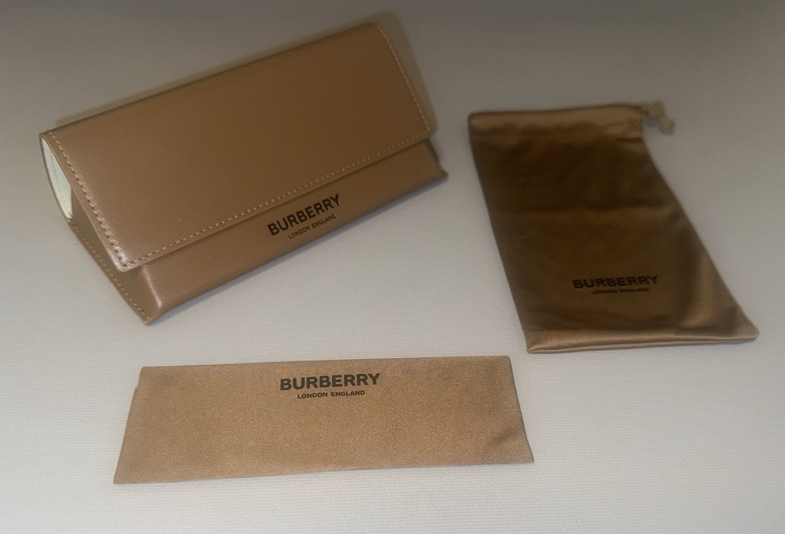 New BURBERRY Large Sunglasses Case -Authentic - Tan Color - W/ Pouch & Cloth