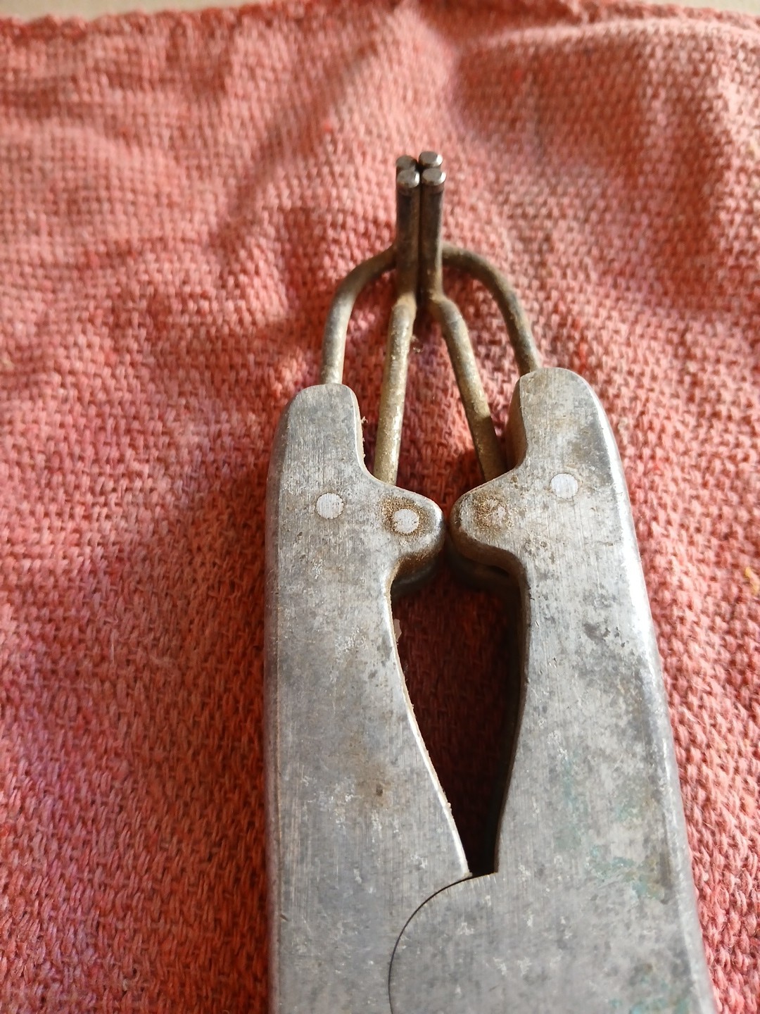 Vintage Elastrator Castration Docking Tool Aluminum Spring Pliers Made In USA