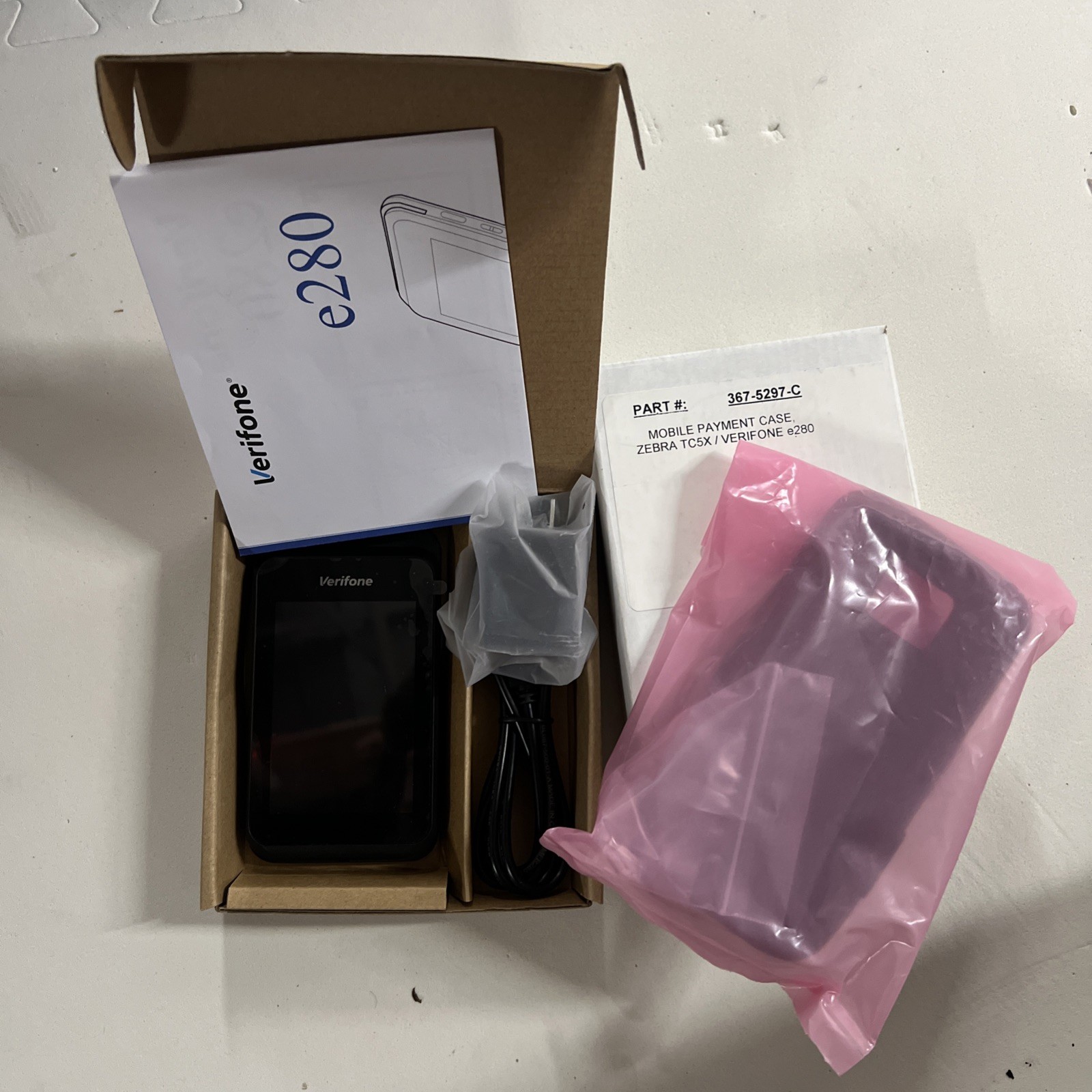 AS-IS Verifone e280 Handheld Payment Terminal – DB, Bluetooth W/ Case