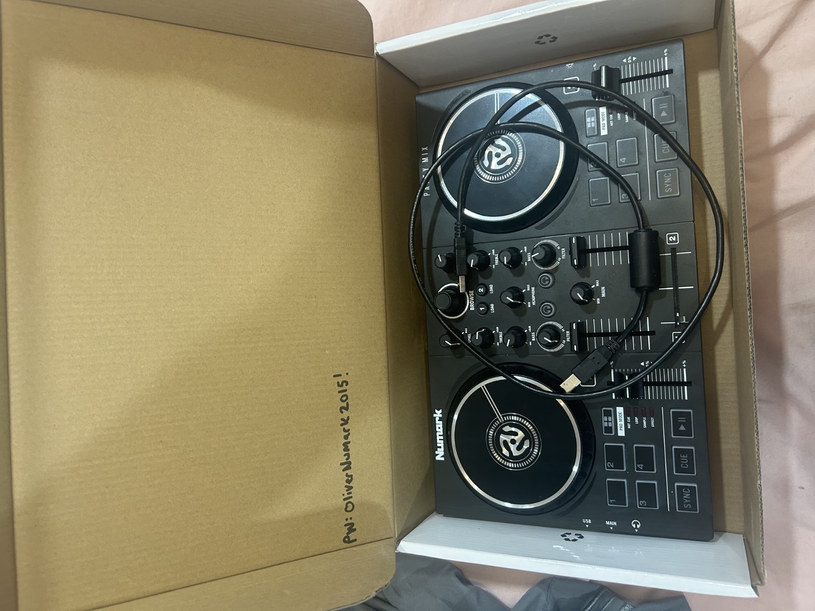 Numark Party Mix 2-Channel DJ controller
