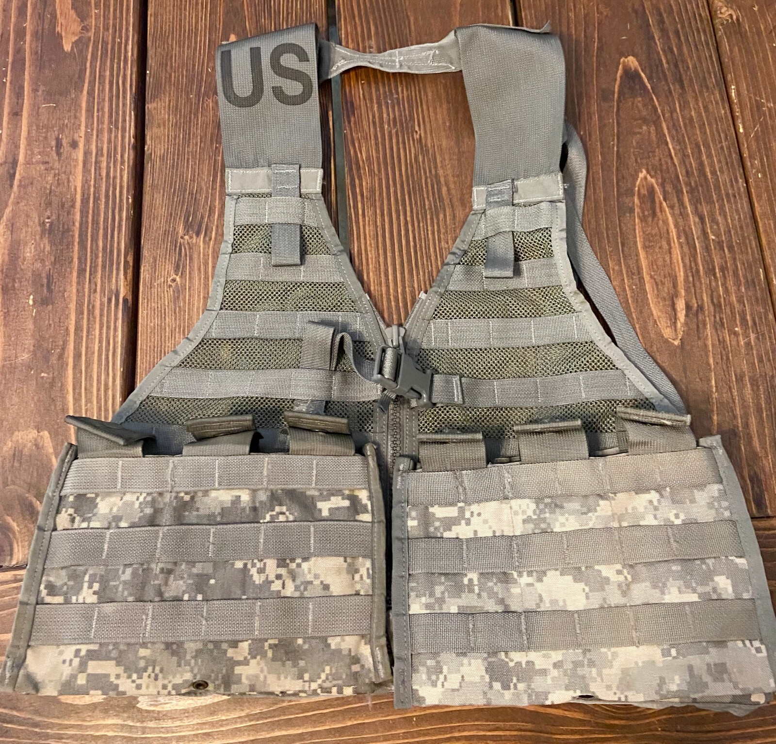 US Army MOLLE II ACU Fighting Load Carrier Vest w/ 2 Triple Mag Pouches EXC