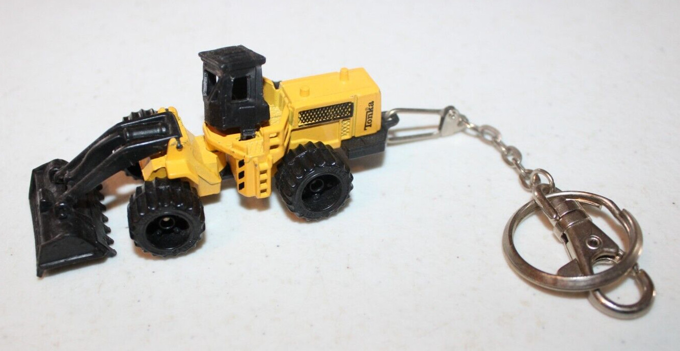 Tonka Wheel Loader Key Chain 1998 Hasbro - We Combine Shipping