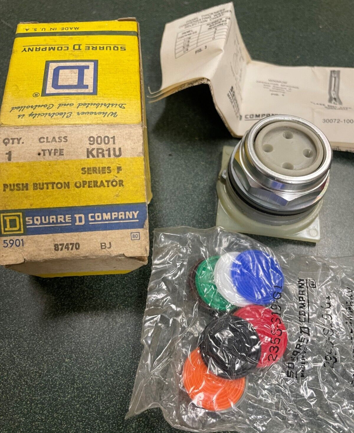 Square D Class 9001 Type KR-1U Push-Button Operator (NIB)