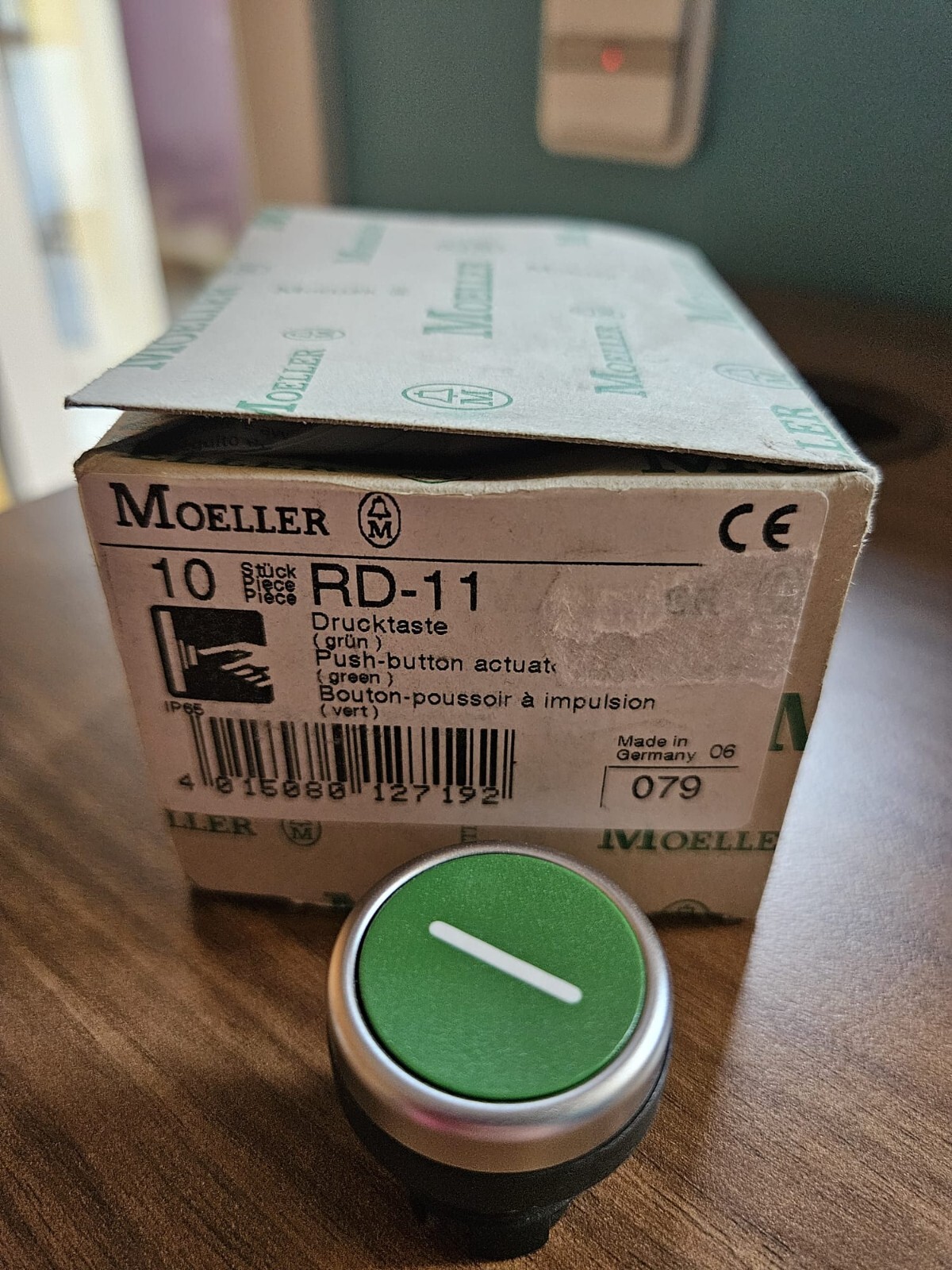 10 pcs pack RD-11 pushbutton by EATON CORPORATION KLOCKNER MOELLER