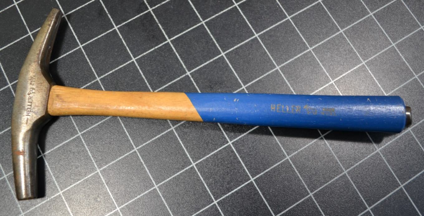 HELLER  - #404A  - MAGNETIC TRIMMER'S /  UPHOLSTERER'S HAMMER - 7oz - NOS