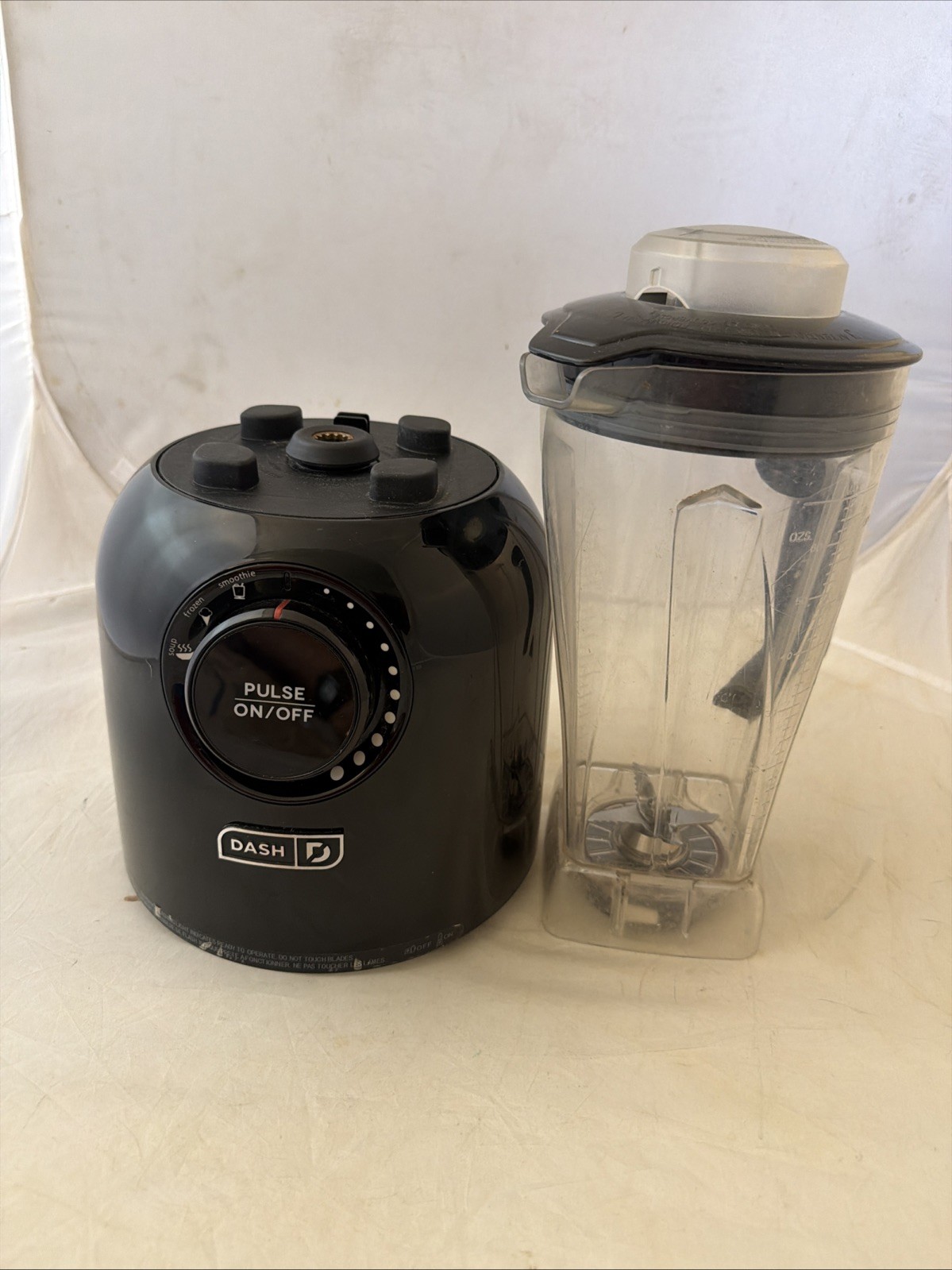 Dash Premium Chef Blender 64 OZ Black Model DPB300BK 1400 Cleaned & Tested
