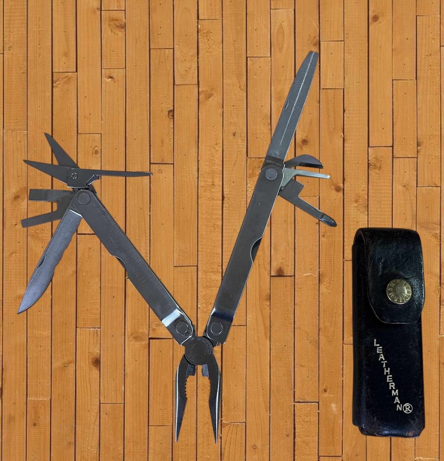 Vintage Leatherman 0897 Stainless Multitool Pliers W/ Leather Belt Sheath USA