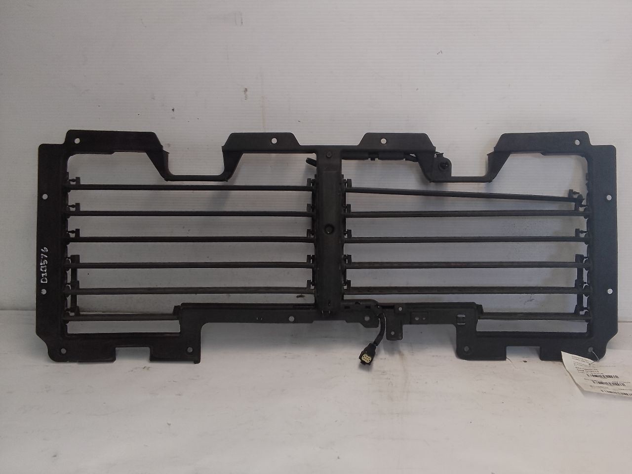Active Air Shutter from 2016 Cadillac Escalade 6.2L 12262089