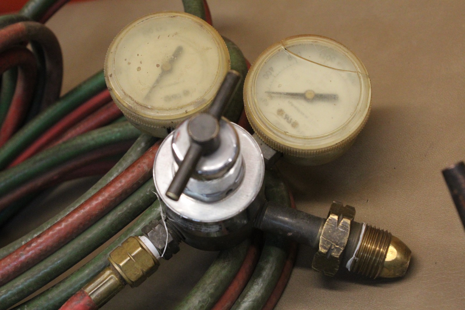 Cutting Torch W/ Hoses and gauges UNBRANDED/UNTESTED
