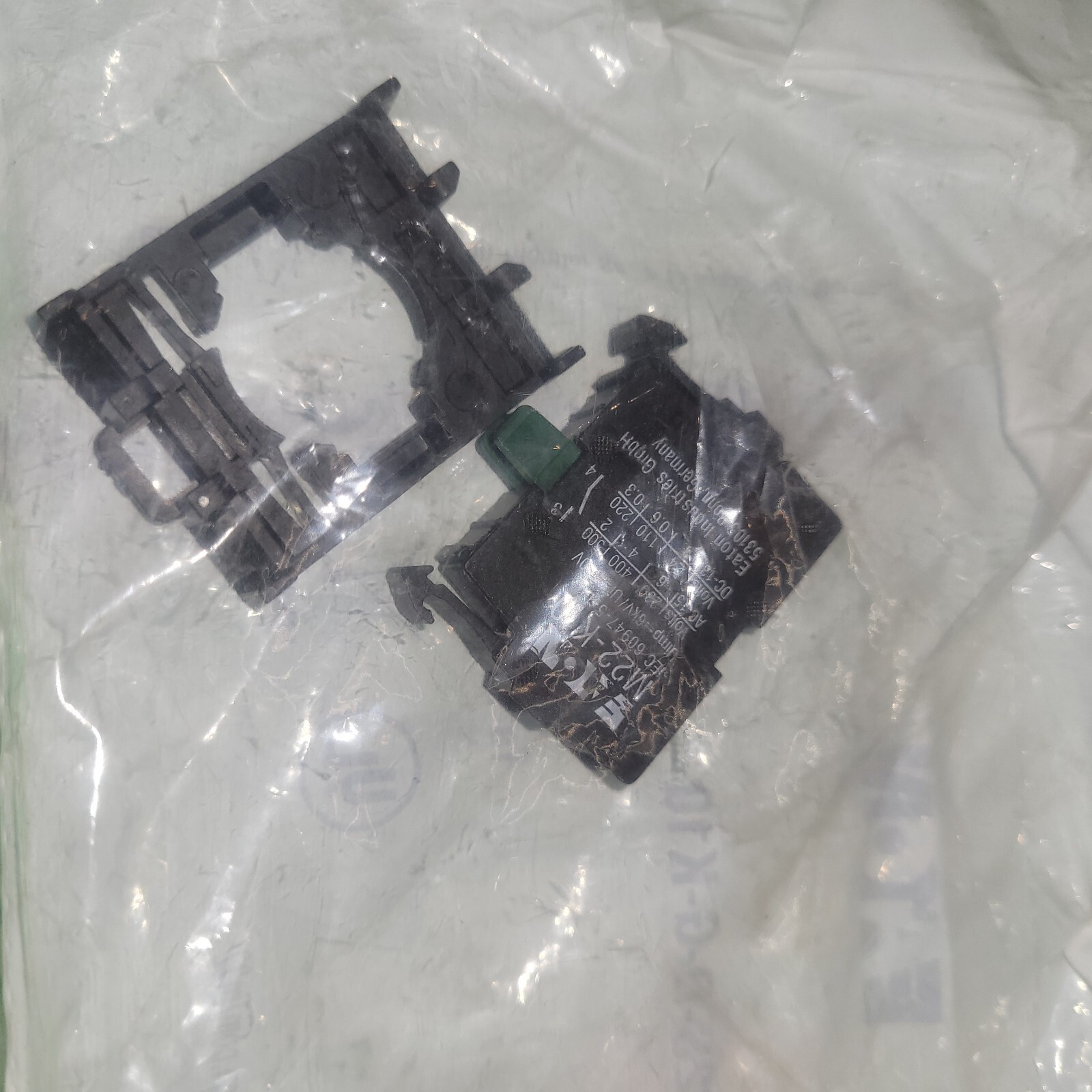 Eaton Pushbutton Switch M22-D-R-K10 ; Green