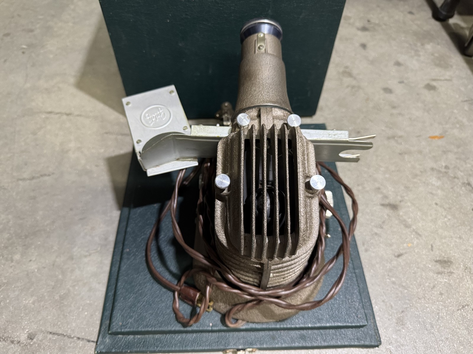 Blower Cooled Manumatic Slide Projector 300-P-1042