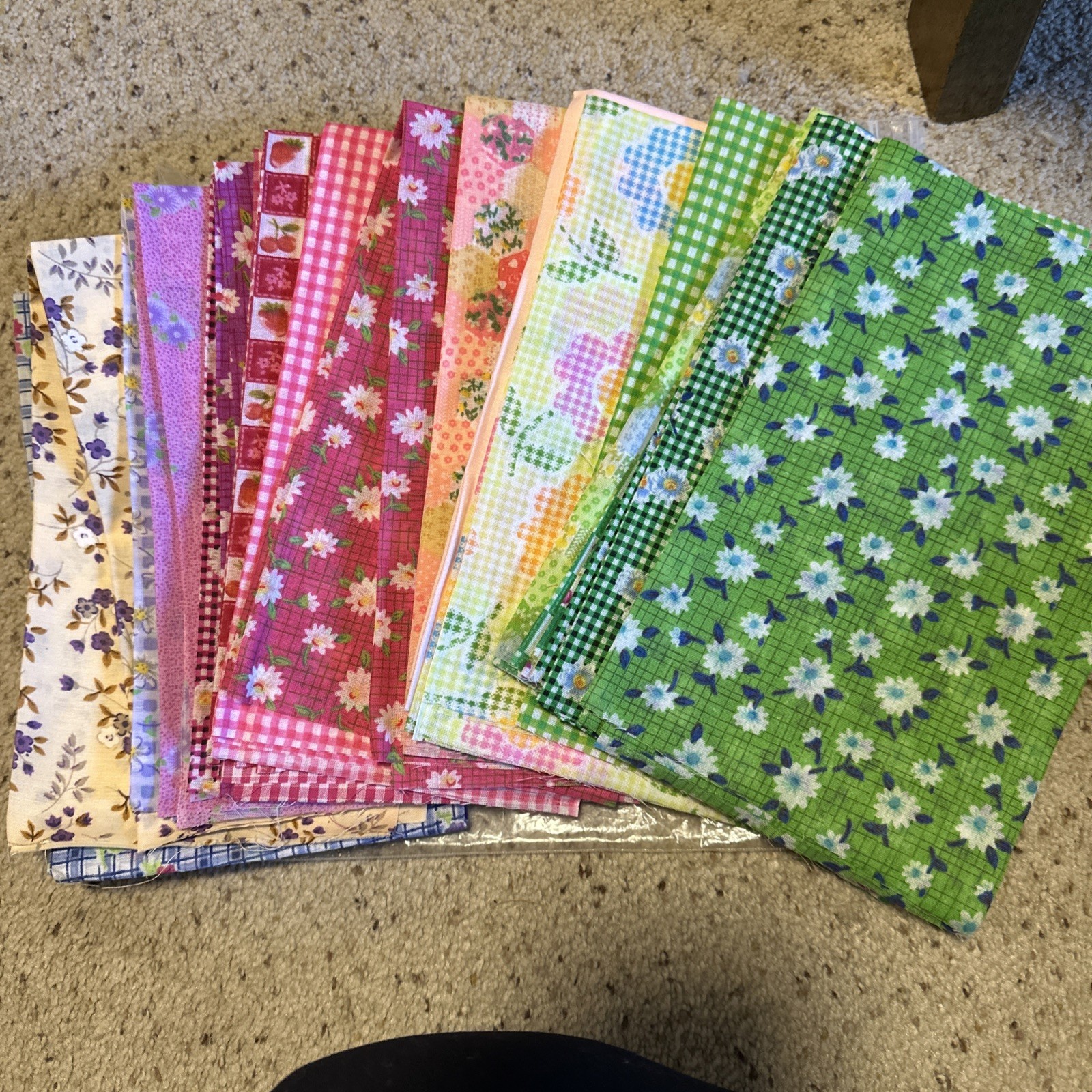 Fabric Lot, Mostly Fat Quarters, Some Small Squares