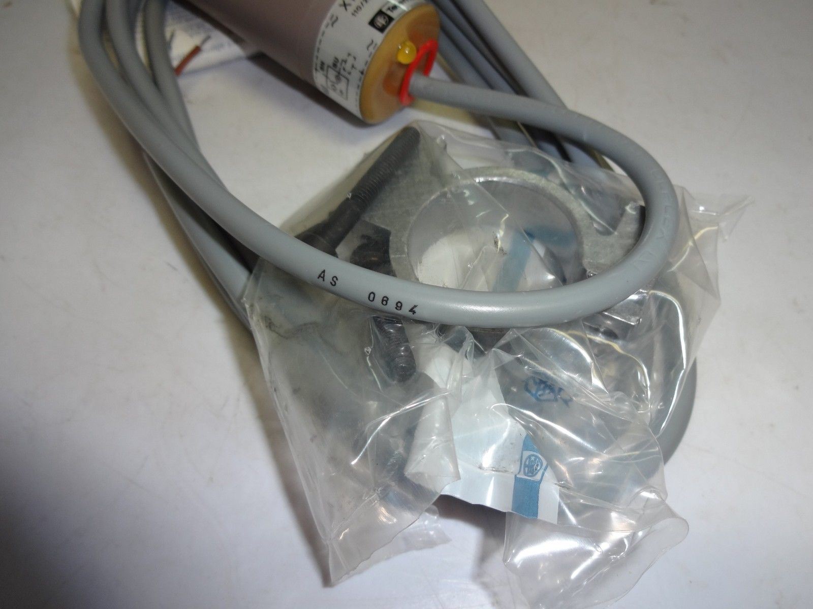 Telemecanique XTA-A209116 Square D 061982 Proximity Switch XTAA209116