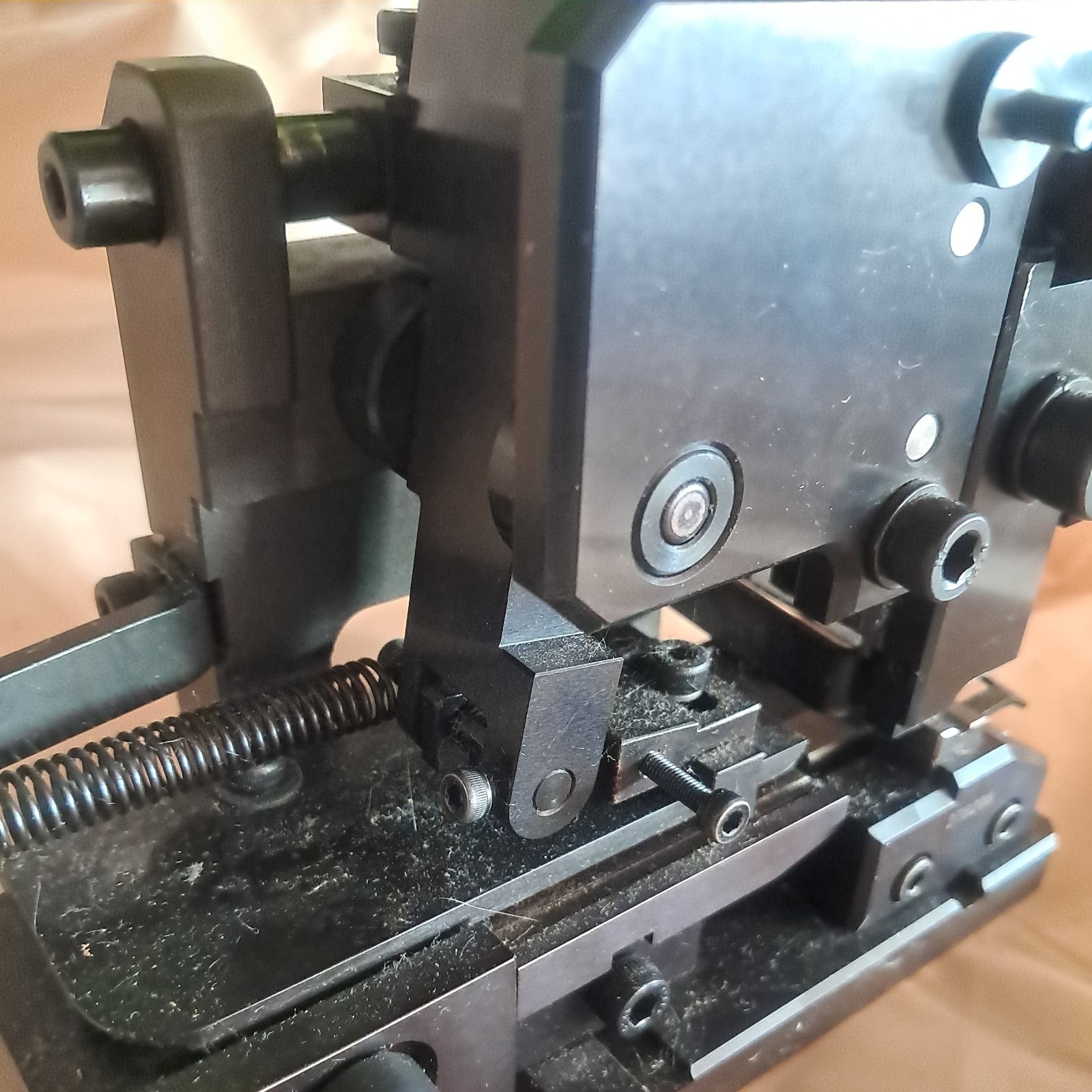 Hirose HRS DF11-225 Applicator wire crimping tool