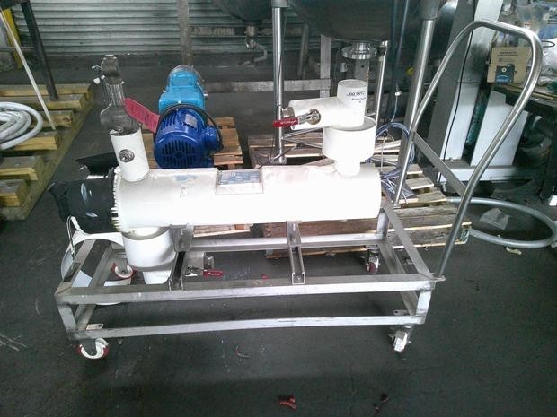 2 sq. ft. Sanitary Polished SS U Tube Heat Exchanger 150 psi  PURE WATER HEATER