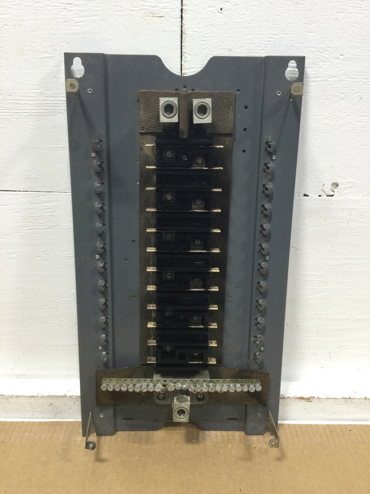 ITE/Siemens Type EQ-P 24 Space 120/240 VAC Load Center Guts Only 11" X 20"