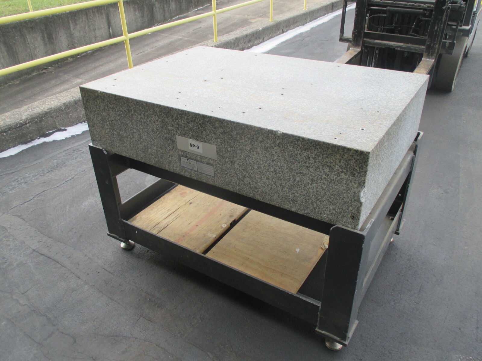 USED 30"x44"x6" Granite Surface Plate on Heavy Duty Steel Leveling Stand