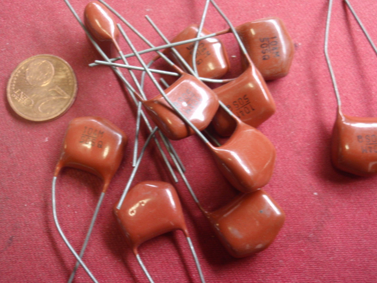 NOSTALGIA CAPACITOR 104K (0.1μF) 400V = CERAMIC for COLLECTORS 15x6x15mm 10x 25488