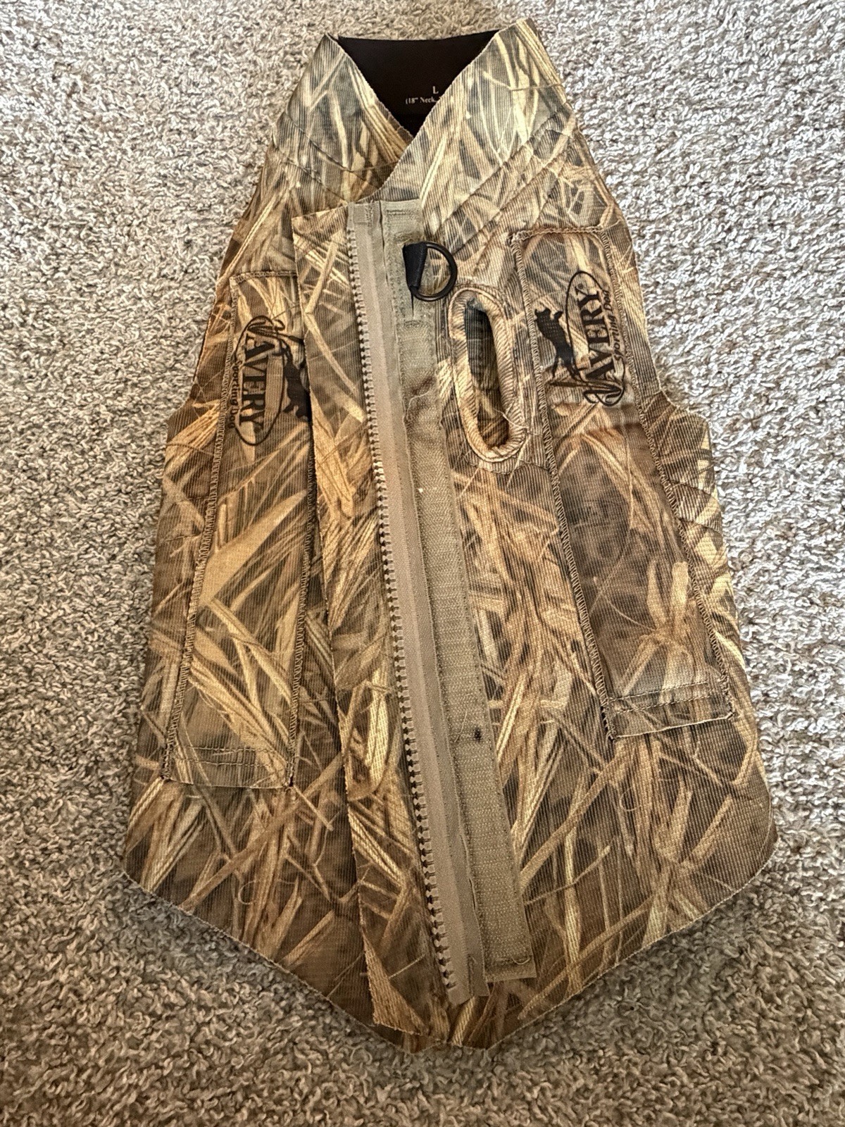 Avery Sporting Dog Vest  L Camo Hunting
