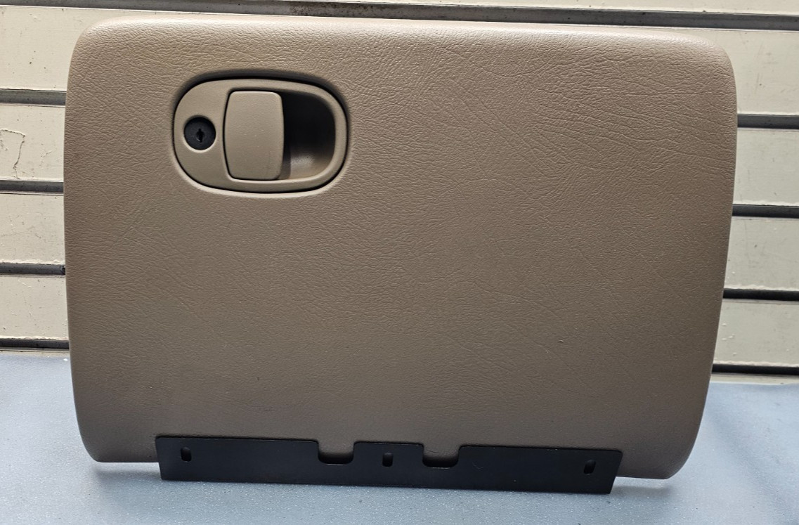 02-05 trailblazer Envoy Rainier Dash Glove Box Storage Compartment Assembly Tan